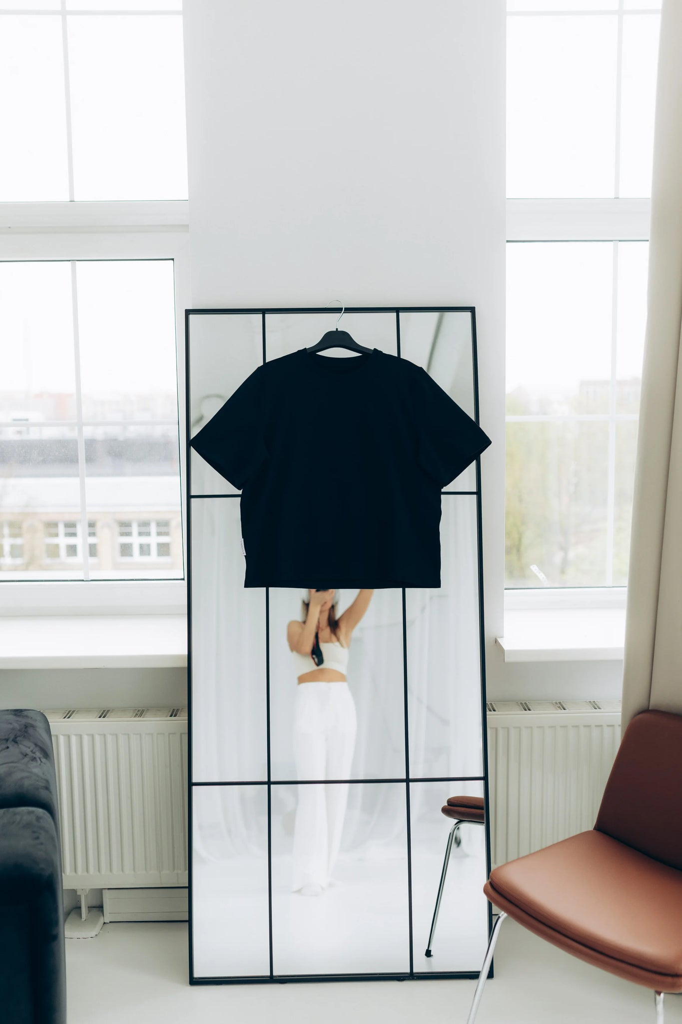 Ladies' black oversize T-shirt
